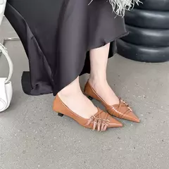 Primavera e outono nova moda apontou sapatos femininos de salto baixo, com fivela de cinto leve deslizamento ballet elegante salto alto