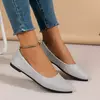 Mocassins deslizantes respiráveis para mulheres, sapatilhas rasas, fundo macio, sapatos de barco com dedo apontado, tamanho grande, 43, moda verão, 2024