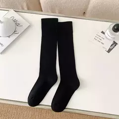 Meias longas e sólidas de cor doce para mulheres, meias na moda, lisos, estilo japonês, altura do joelho, macias, respiráveis, algodão, estudante na internet