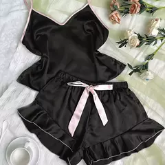 Conjunto de pijama de cetim suave para mulheres, camiseta com decote em v, bordas com babados e shorts, pijama simples e respirável - Wolf Magazine