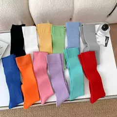 Meias longas e sólidas de cor doce para mulheres, meias na moda, lisos, estilo japonês, altura do joelho, macias, respiráveis, algodão, estudante na internet