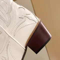 Imagem do Botas de bezerro ocidentais bordadas para mulheres, saltos quadrados cowboy, dedo apontado, sapatos de plataforma, plus size 42