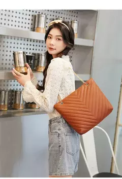 Bolsa de ombro de corrente bordada casual para mulheres, padrão V, lingge, bolsa de compras portátil, nova moda