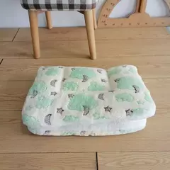 Flanela pet esteira cama do cão gato engrossar tapete de dormir cobertor do cão para filhote de cachorro gatinho cama para cães pequenos grandes suprimentos para animais de estimação - Wolf Magazine
