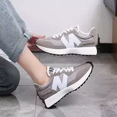 Sapatos esportivos de renda respirável para mulheres, tênis casuais, sapatos de plataforma, andando, designer, verão, nova moda na internet