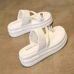 Chinelos antiderrapantes com anel de dedo do pé para mulheres, slides de plataforma, sapatos casuais para senhoras, moda verão, 2024 na internet
