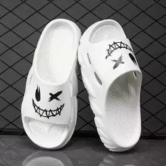 Sandálias antiderrapantes clássicas masculinas, chinelos confortáveis ao ar livre, sapatos macios de EVA, moda jovem, verão, venda quente