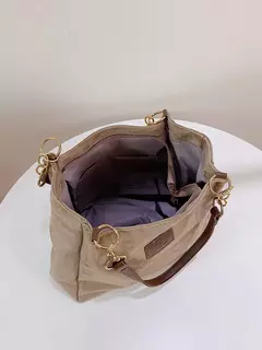 Sacola de camurça de grande volume para senhoras, elegante com uma bolsa de ombro na internet