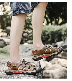 Novas sandálias masculinas de couro genuíno macio sandálias sapatos masculino