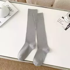 Meias longas e sólidas de cor doce para mulheres, meias na moda, lisos, estilo japonês, altura do joelho, macias, respiráveis, algodão, estudante