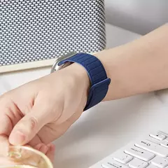 Pulseira Magnética de Laço de Silicone para Relógio Apple, Banda, Ultra, 49mm, 45mm, 44mm, 40mm, 41mm, Pulseira para Série iWatch, Ultra 8, 7, 6, SE, 5, 4, 3 - Wolf Magazine