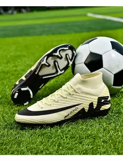 Sapatos de futebol ultraleves antiderrapantes interiores para homens, grampos profissionais, treinamento de grama, tênis original, botas de futebol