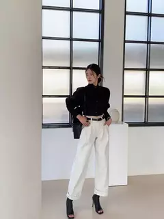 Imagem do Camisa curta versátil e solta para mulher, nicho Design Sense, alça traseira oca, outono