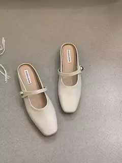 Chinelos de couro macio com alça de fivela prateada, sapatilhas casuais, sapato de mulas brilhantes, dedo do pé, metálico, elegante, moda, 2024 - Wolf Magazine