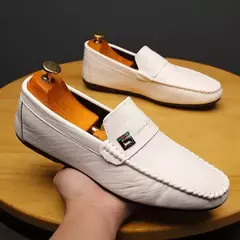 Imagem do Mocassins de couro branco masculino, sapato casual, sapato de mocassim, designer, primavera, outono