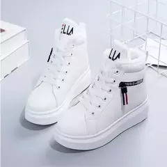 Botas de pelúcia quente PU para mulheres, sapatos de inverno, apartamentos, rendas, botas de neve curtas, senhoras, 2022 - Wolf Magazine