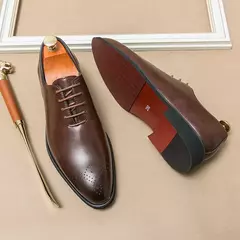 Sapato de vestido de fundo plano marca clássica, sapatos de negócios high-end masculinos, sapatos casuais diários de deslocamento masculino, marrom - comprar online
