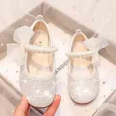 Mary Janes antiderrapante para meninas, arco lateral, pérolas, sapatos elegantes de princesa, sapatos chiques para crianças, festa, shows de casamento, moda infantil, 2024