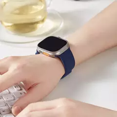 Pulseira Magnética de Laço de Silicone para Relógio Apple, Banda, Ultra, 49mm, 45mm, 44mm, 40mm, 41mm, Pulseira para Série iWatch, Ultra 8, 7, 6, SE, 5, 4, 3 - Wolf Magazine