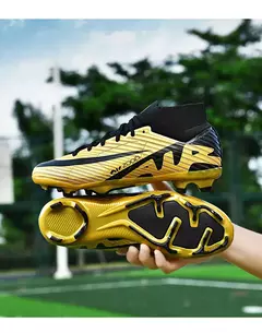 Sapatos de futebol ultraleves antiderrapantes interiores para homens, grampos profissionais, treinamento de grama, tênis original, botas de futebol - Wolf Magazine