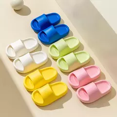 Chinelos antiderrapantes de Eva de sola grossa para crianças, Chinelos de banheiro para crianças, Sola macia, Sandálias de slide ao ar livre para meninos e meninas