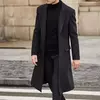 Casaco de lã de comprimento médio masculino, sobretudo masculino, manga longa, botões, gola de lapela, monocromático, outono, inverno