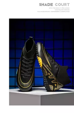 Botas de campo de futebol profissional para homens, grampos antiderrapantes, sapatos de treinamento de grama interna para crianças, sociedade original na internet