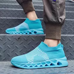 Tênis respirável para homens e mulheres, tênis esportivo slip-on, tênis azul, meias de verão tamanho grande 48, moda de venda quente