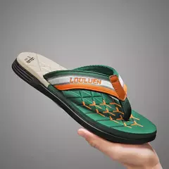 Chinelos casuais ao ar livre masculinos, chinelos de praia, luz suave, sapatos antiderrapantes, sapatos de banho, verão, venda quente, 2024 na internet