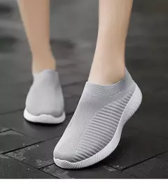 Sapatos rasos elásticos respiráveis para mulheres, tênis leves, calçados esportivos, primavera e verão - loja online