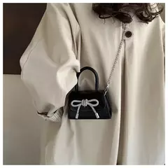 Mini bolsa de ombro monocromática para mulheres, design de arco, couro PU, aba, bolsas crossbody, bolsa de corrente, bolsas femininas, moda, 2024 - loja online