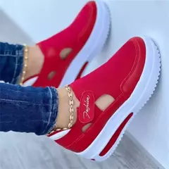 Tênis respiráveis Hollow Out para mulheres, calçados esportivos leves, plataforma antiderrapante, sapatos de cunha de cor sólida, moda casual