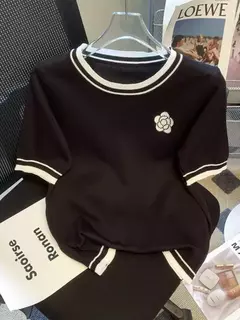 T-shirt fina de manga curta feminina, camisa com gola redonda, blusa elegante, solta, elegante, nova, verão na internet