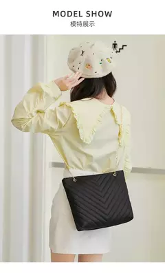 Imagem do Bolsa de ombro de corrente bordada casual para mulheres, padrão V, lingge, bolsa de compras portátil, nova moda