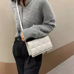 Pequena bolsa de couro PU para mulheres, bolsa crossbody, alça clássica, marca de moda, designer, tendência, feminina - Wolf Magazine