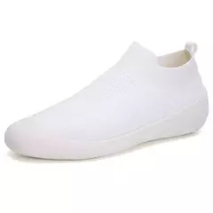 Sapatos masculinos tênis de malha respirável sapatos casuais plus size tênis leves meias deslizamento em apartamentos sapatos de caminhada macios
