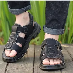 Sandálias de couro genuíno masculinas, sapatos de praia, chinelos de couro, antiderrapantes, sola grossa, ao ar livre, verão, novo, 2024 na internet