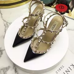 Salto alto clássico em couro genuíno para mulheres, sandálias rebite, bombas pontiagudas, preto, fino, festa, casamento, verão, moda, 2024 na internet