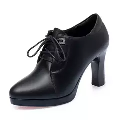Botas de couro macio para mulheres, salto grosso, marrom clássico, com cordões - loja online