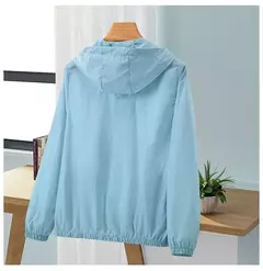 Mulheres Jaqueta Impermeável Jaquetas Blusão Feminino Com Capuz Verão Sunproof Windproof Casacos Mulheres Caminhadas Ao Ar Livre Fino Casaco A231
