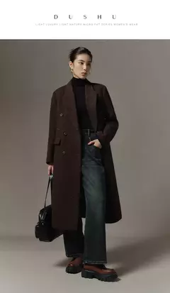 DUSHU-casaco longo de lã de peito duplo para mulheres, design chique, casaco de lã feminino, café escuro, cor marrom, sentido retrô, inverno, 2023 - Wolf Magazine