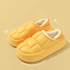 Chinelos de algodão impermeáveis para casais, sapatos de confinamento de pelúcia interior, bolsas femininas e chinelos domésticos, outono e inverno - comprar online