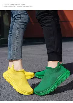 Tênis de corrida respirável masculino e feminino, calçados esportivos leves, tênis slip-on, meias da moda, tamanho grande 46, venda quente