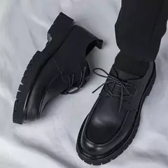 Sapatos casuais de couro grande para homens, plataforma preta original, fundo grosso, sapatos de cavalheiro, sapatos de segurança ao ar livre