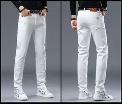 Calça jeans bordada com marca de maré alta masculina, simples, branca, fina, pés pequenos, casual, calça elástica versátil, outono, 2024 - loja online