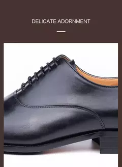Calçado artesanal do homem de negócios, sapato vestido de couro elegante, terno do escritório do partido jogos, calçado confortável