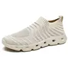 Venda quente harajuku men macio sapatos casuais respirável à moda esporte tênis masculino ao ar livre apartamentos andando meias sapatos plus size 39-48