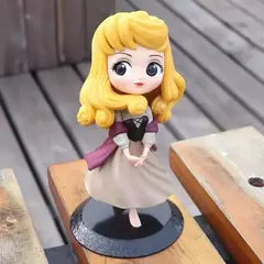 Disney 14cm q posket princesa figura modelo brinquedos bolo figura animação modelo bonecas presentes decoração para casa festa de aniversário na internet