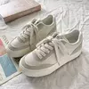 Sapato de lona feminino de sola grossa, tênis retrô com todos os fósforos, original, nicho novo, estilo de Hong Kong, primavera e outono 2024