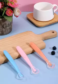 Colher de alimentação de silicone macio do bebê, utensílios de treinamento infantil, colher de comida complementar macia, talheres do primeiro estágio na internet